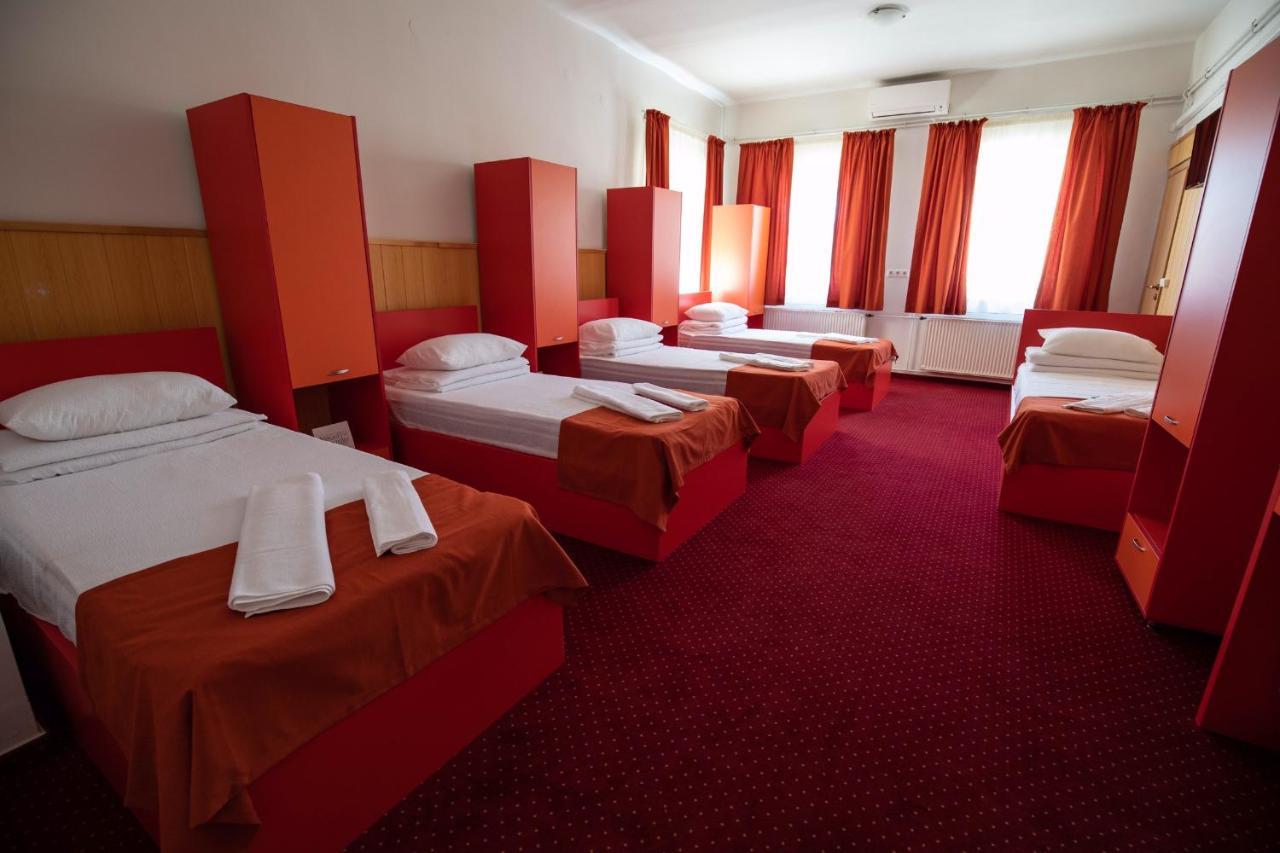 Nepliget Hotel Будапеща Екстериор снимка