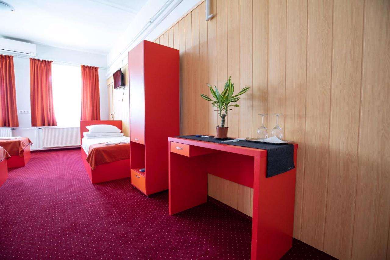 Nepliget Hotel Будапеща Екстериор снимка