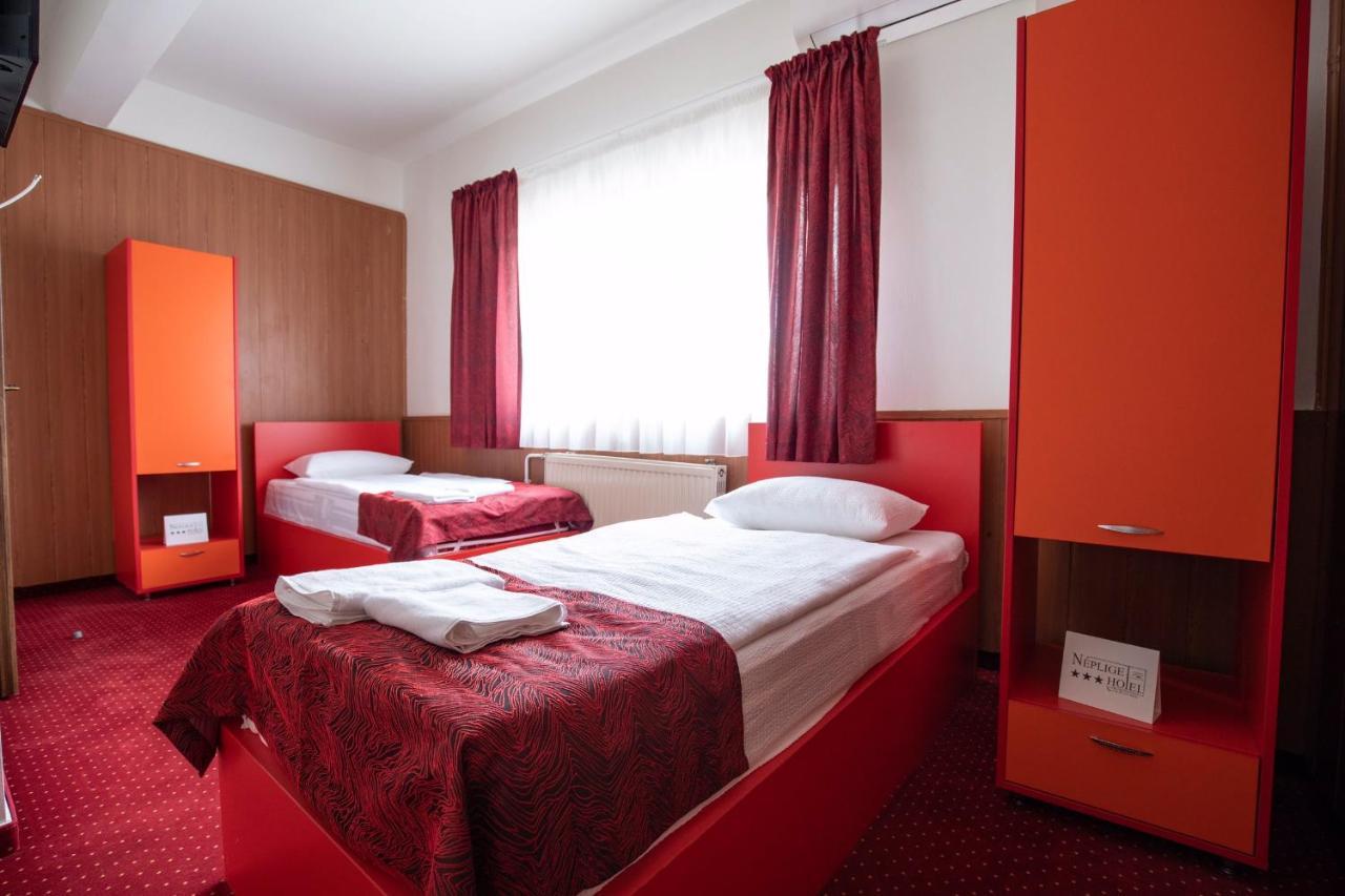 Nepliget Hotel Будапеща Екстериор снимка